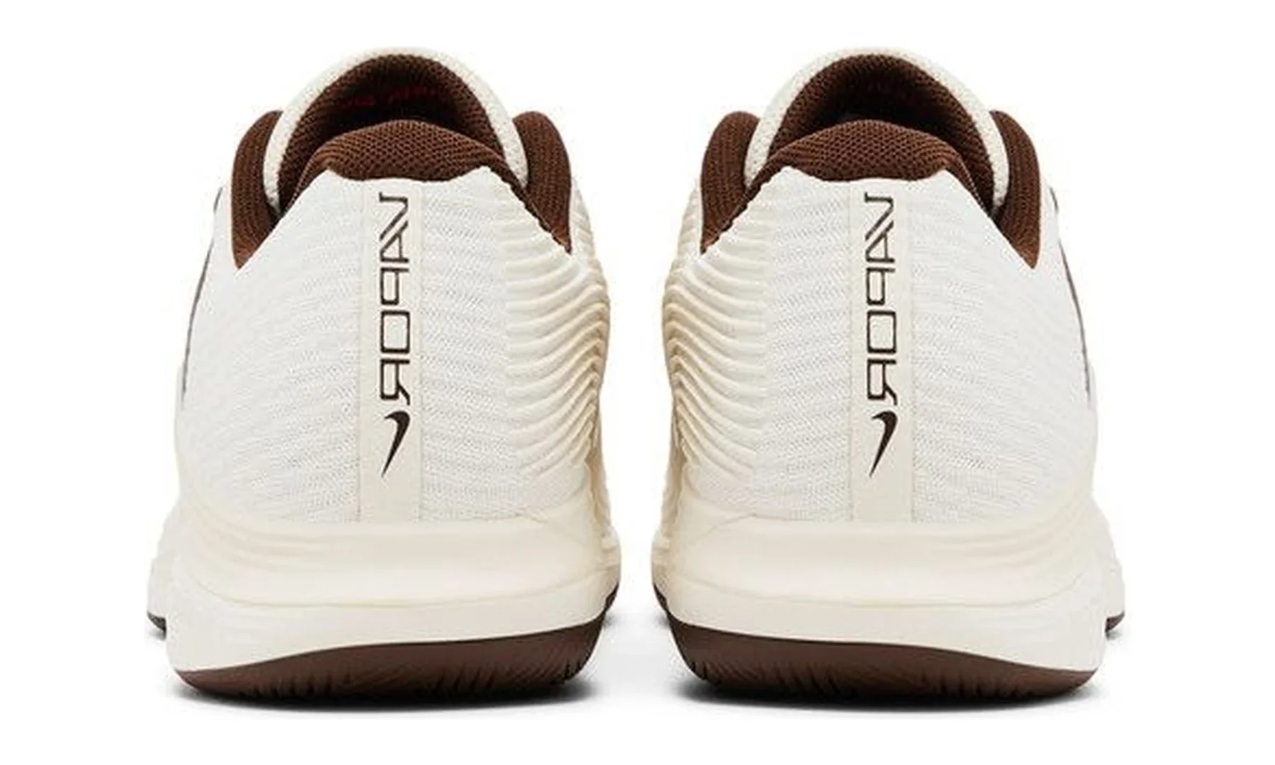 Travis Scott x Nike Court Air Zoom Vapor 12 HC Pale Ivory / Cacao Wow-Muslin-University Red sneaker, foto 3