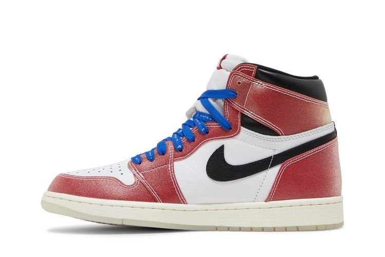 Jordan 1 Retro High Trophy Room Chicago (Friends and Family) (W/ Blue Laces) WHITE / VARSITY RED-SAIL-BLACK sneaker, foto 3
