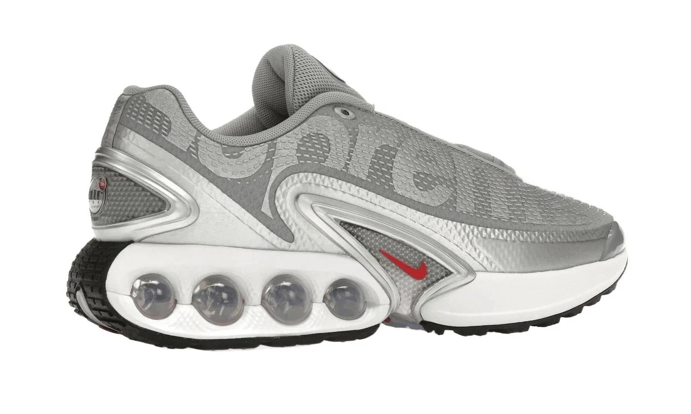 Nike Air Max Dn Supreme Silver Bullet (Friends & Family) Metallic Silver / University Red-White sneaker, foto 4